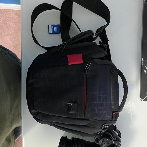 Canon EOS Rebel T5 DSLR Camera - Picture 2 of 9